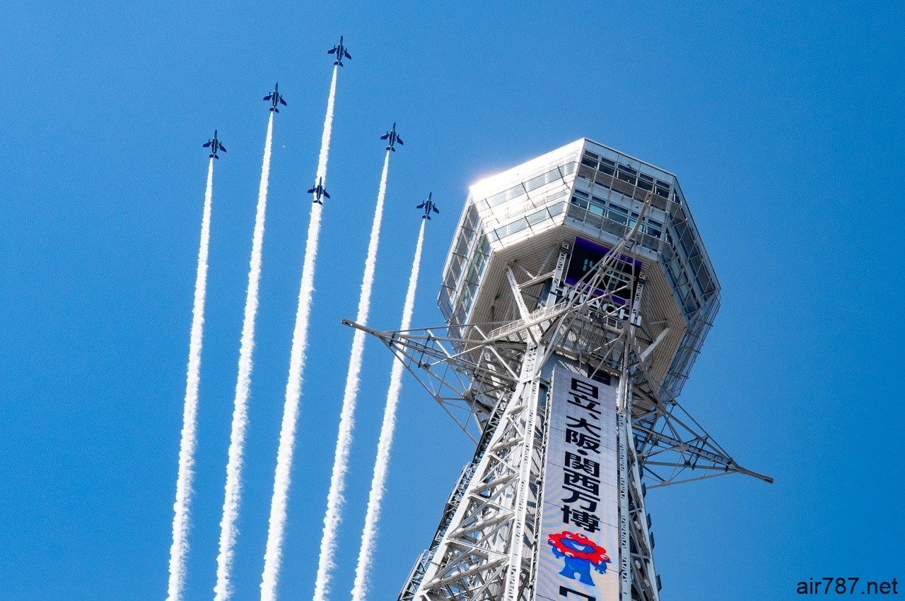 2025 大阪関西万博フライト ブルーインパルス ワッペン 大阪城太陽の塔　２点 2025 大阪関西万博フライト ブルーインパルス ワッペン - メルカリ